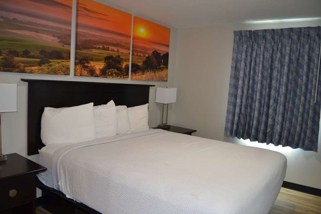 Days Inn and Suites by Wyndham Sikeston - photo 18