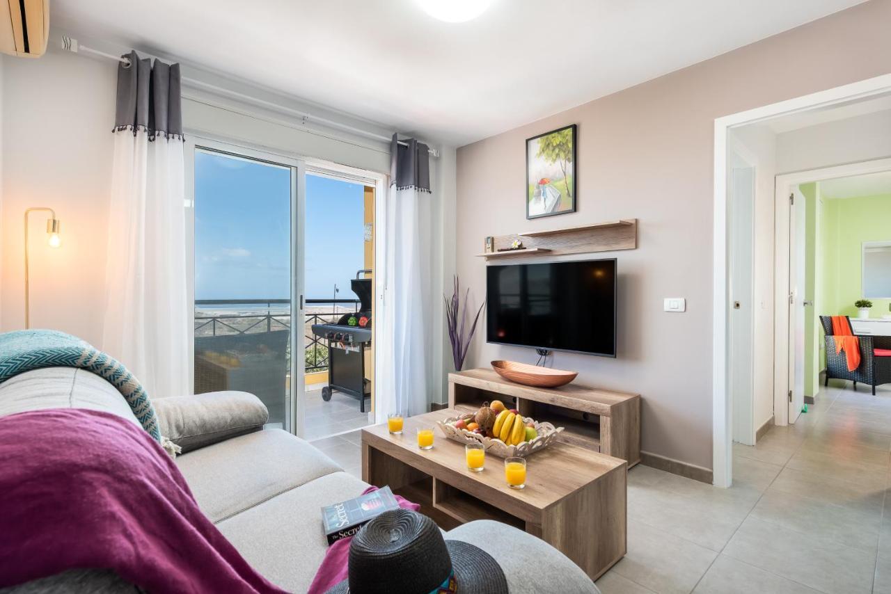 2m Parque la Reina Elegant View — 4-Star Luxury Hotel in Arona, Spain