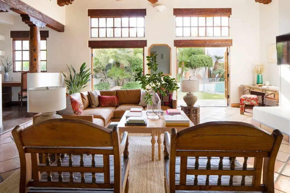 8 Br Spanish Resort Style W Gorgeous Pool & Fire Pit 8 Bedroom Home - photo 2