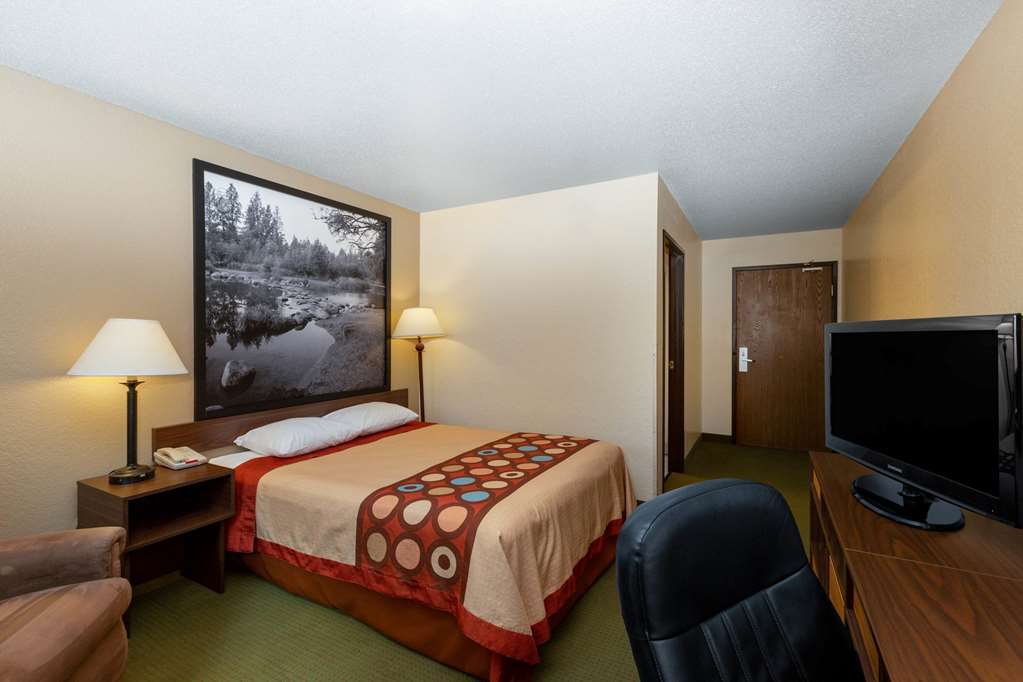 Super 8 by Wyndham Bemidji MN - photo 8