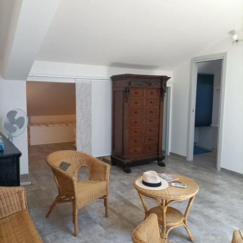 The Bays La Mansarda ad un passo dal mare — 4-Star Luxury Hotel in Acireale, Italy