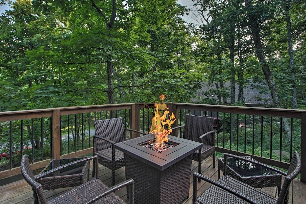 Cozy Hillside Hideaway in Wintergreen Resort - photo 6