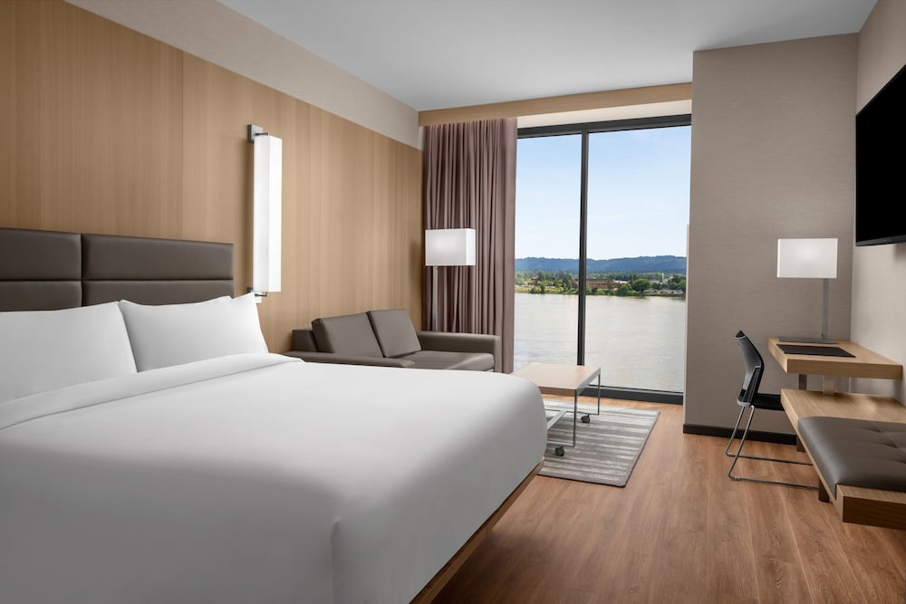 AC Hotel Vancouver Waterfront - photo 11
