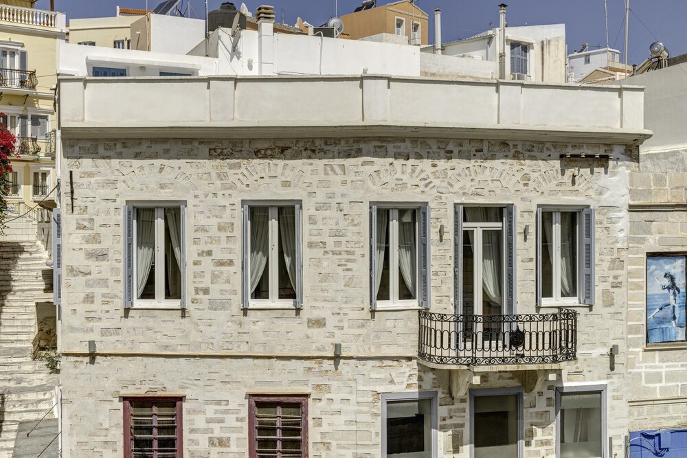 1844 Suites Syros — 4-Star Luxury Hotel in Ermoupolis, Greece