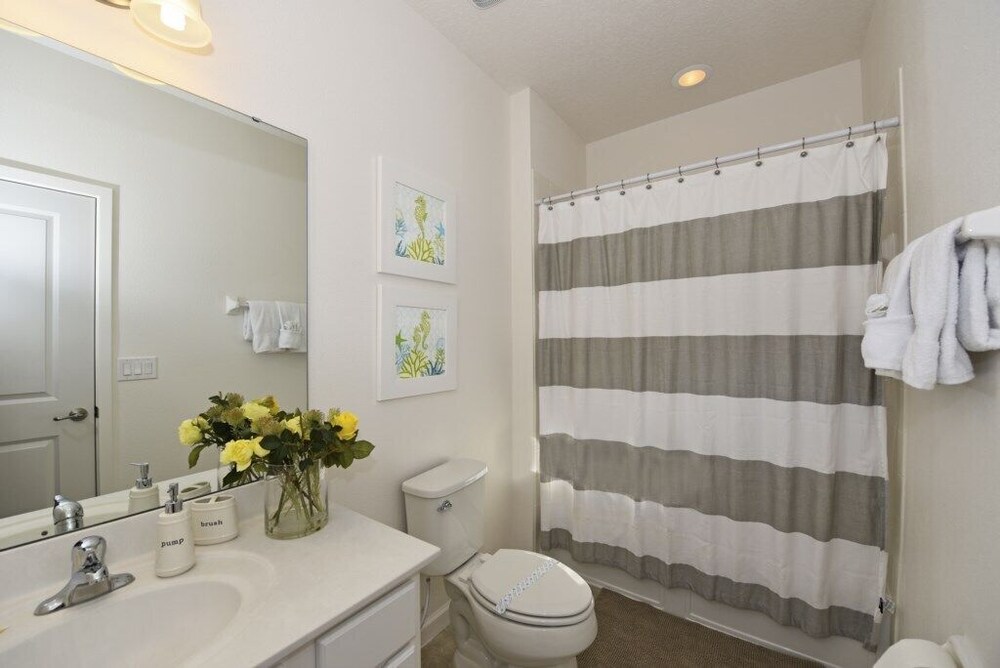 4557 Cabello Loop 6 bedrooms 3 bathrooms - photo 23