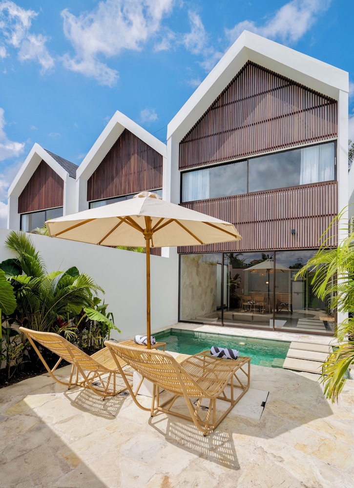 Villa Vesuvio Canggu — 4-Star Luxury Hotel in Canggu, Indonesia