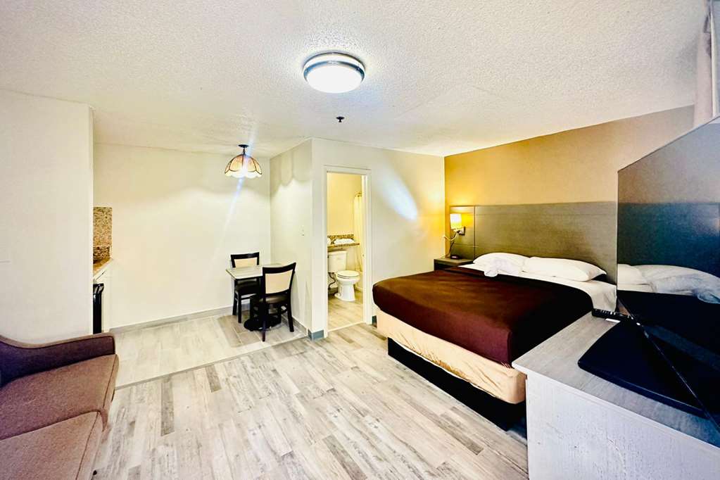 Suburban Extended Stay Abercorn - photo 29