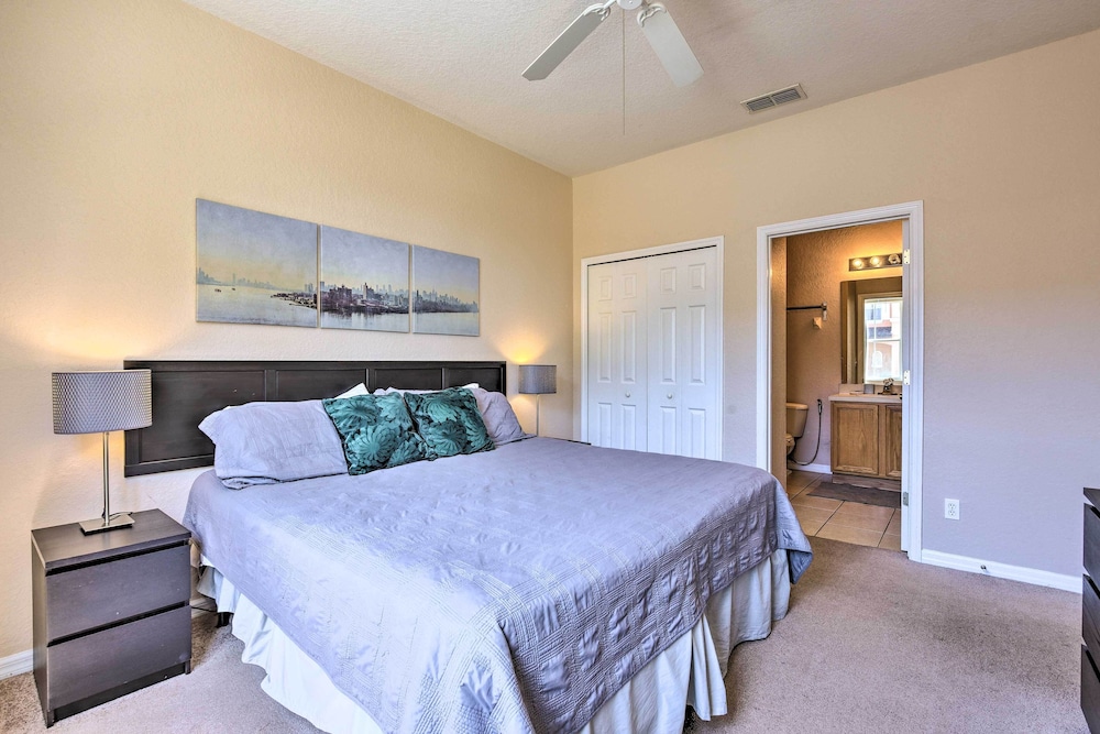 Cozy Resort Townhome w Gas Grill 3 Mi to Disney - photo 3