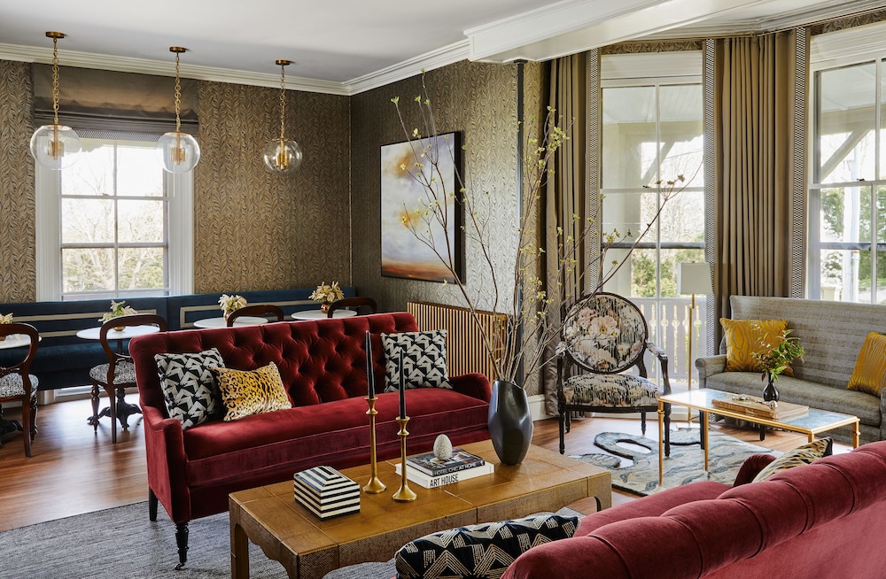 Cliffside Inn in Newport, United States