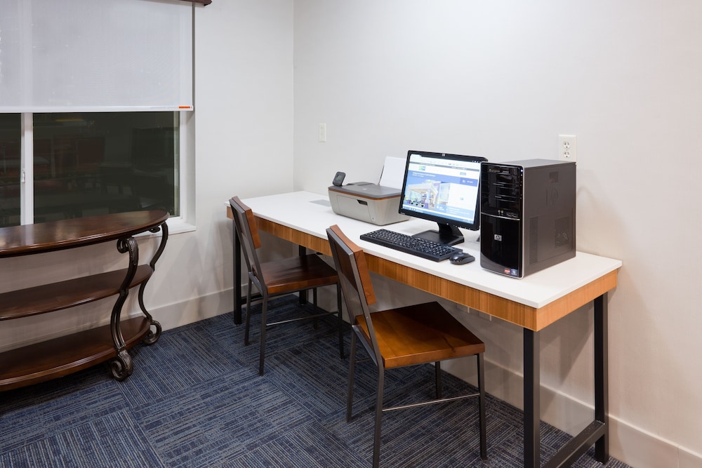 Holiday Inn Express Hotel & Suites Dickinson by IHG - photo 28