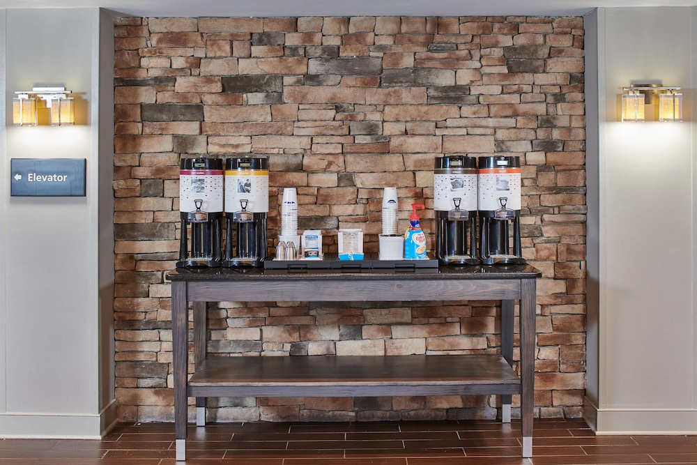 Hampton Inn & Suites Chapel Hill Durham Area - photo 34