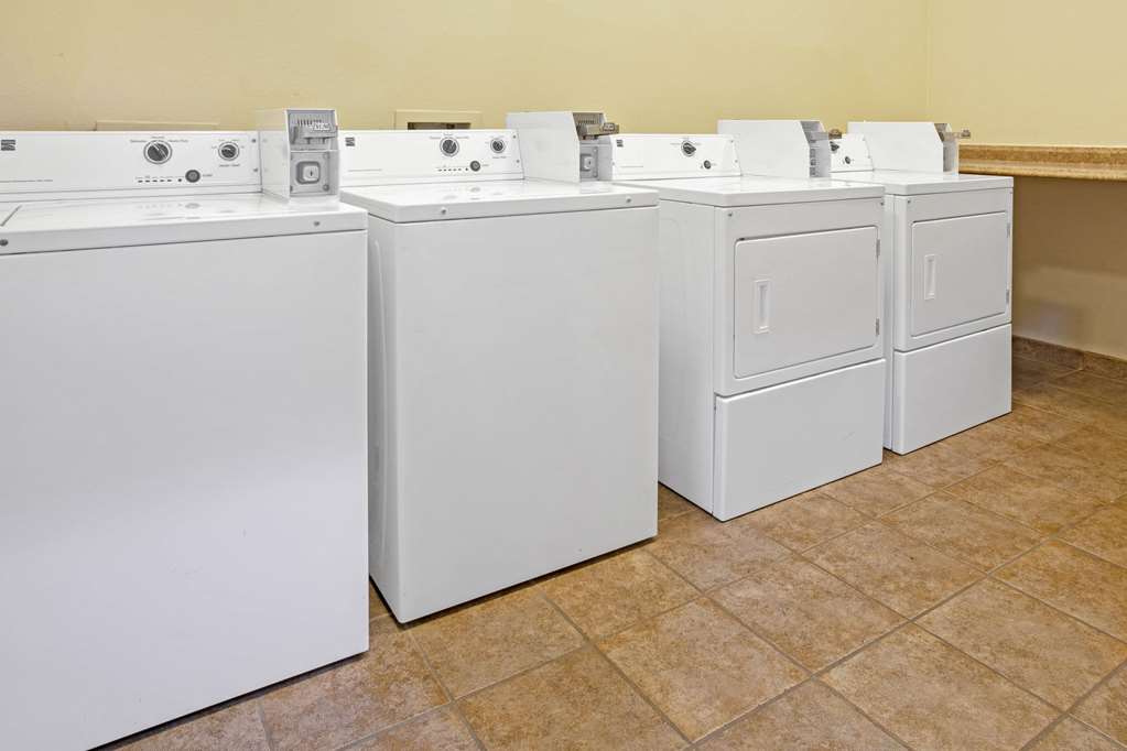 La Quinta Inn & Suites by Wyndham Paris - photo 29
