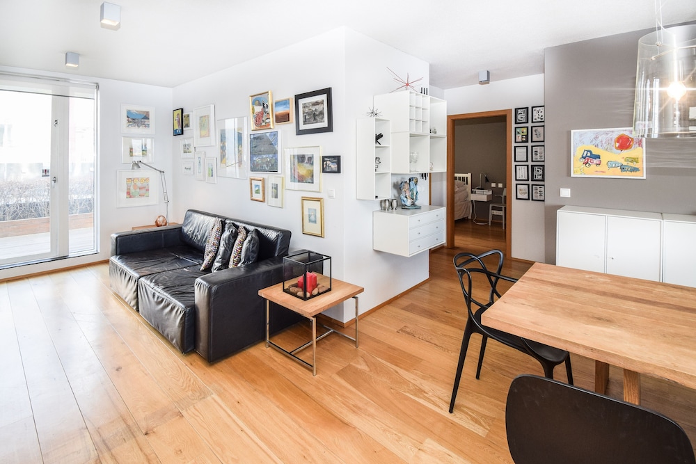 Seaside Paradise Apartment — 4-Star Luxury Hotel in Gardabaer, Iceland