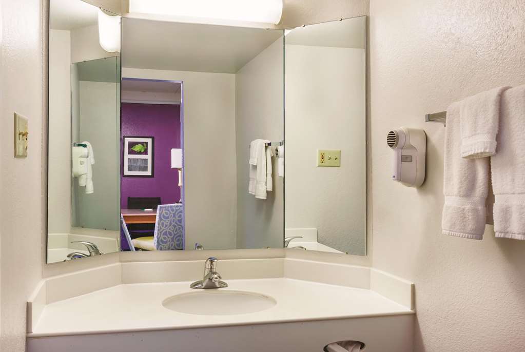 Travelodge by Wyndham Houston Cy Fair - photo 20
