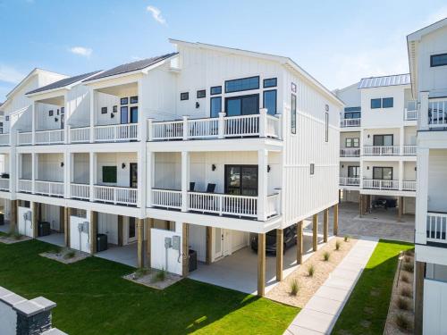 Newly Built Ocean Views Pool June Weeks Open in Kill Devil Hills, United States