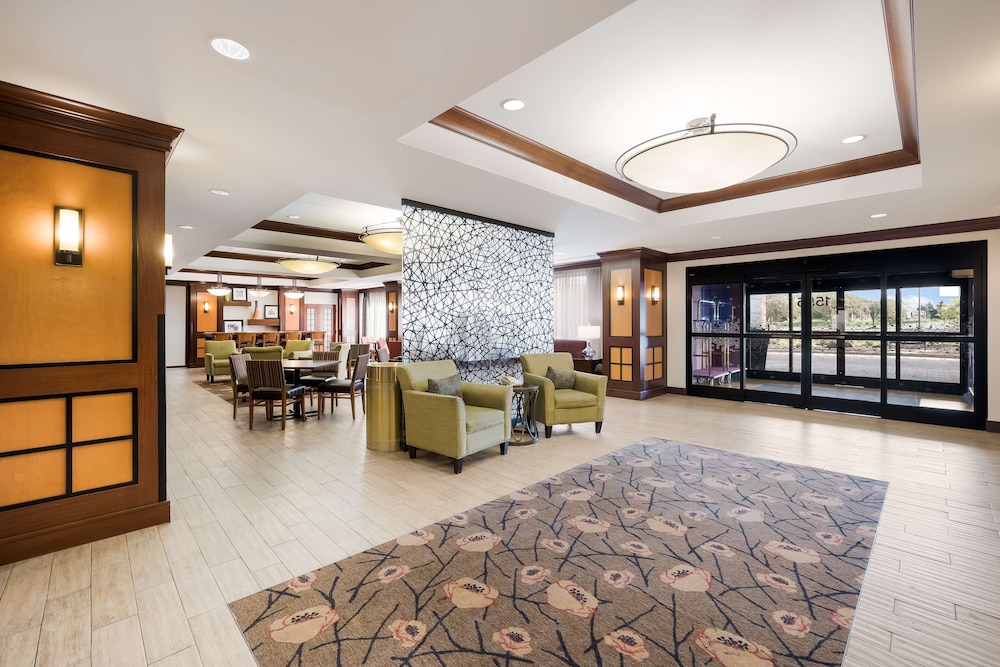 Hampton Inn McHenry - photo 2