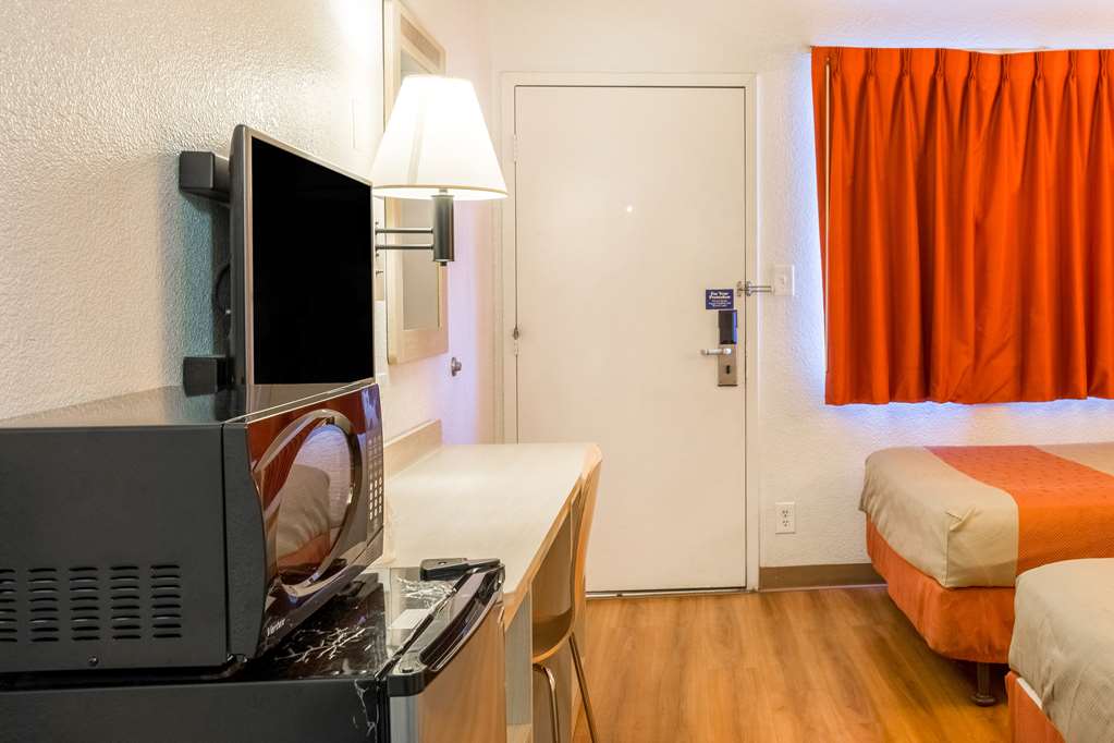 Motel 6 Mojave CA - photo 8