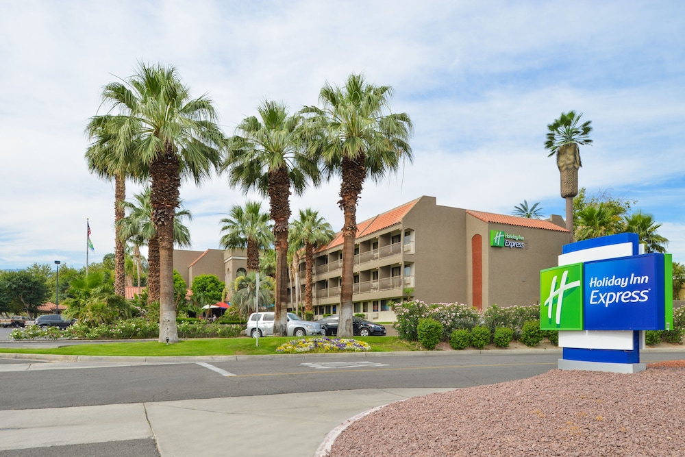 Holiday Inn Express Palm Desert an IHG Hotel - photo 2