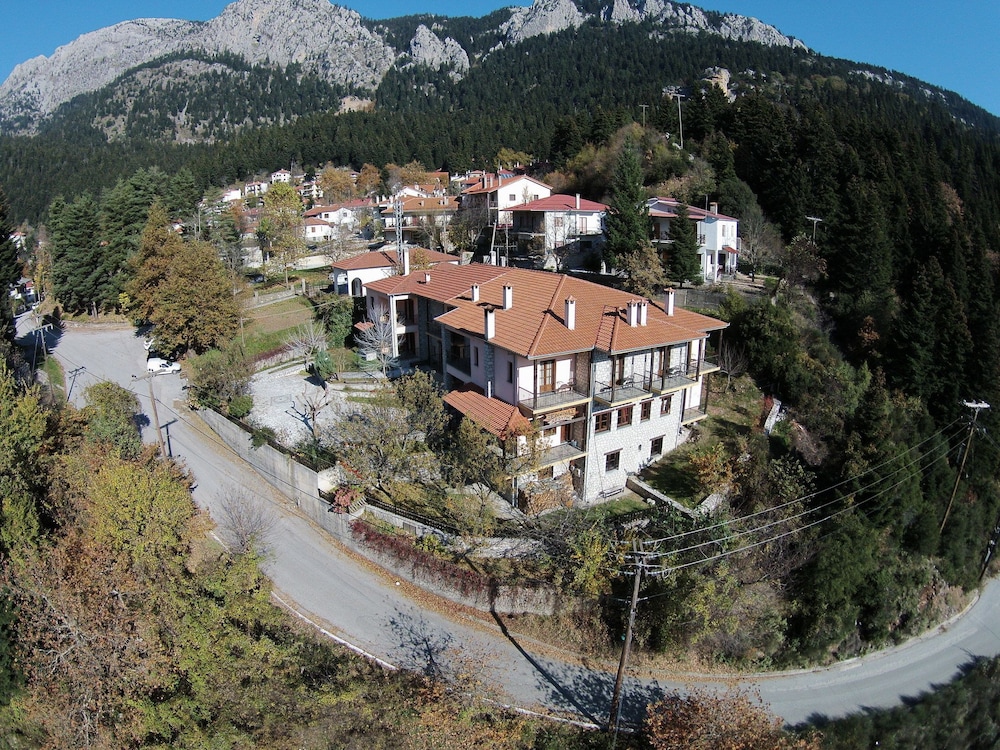 Kroupi Hotel - carbon neutral hotel in Pyli