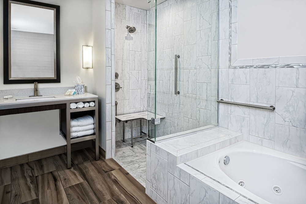 Hilton Garden Inn San Marcos - photo 18