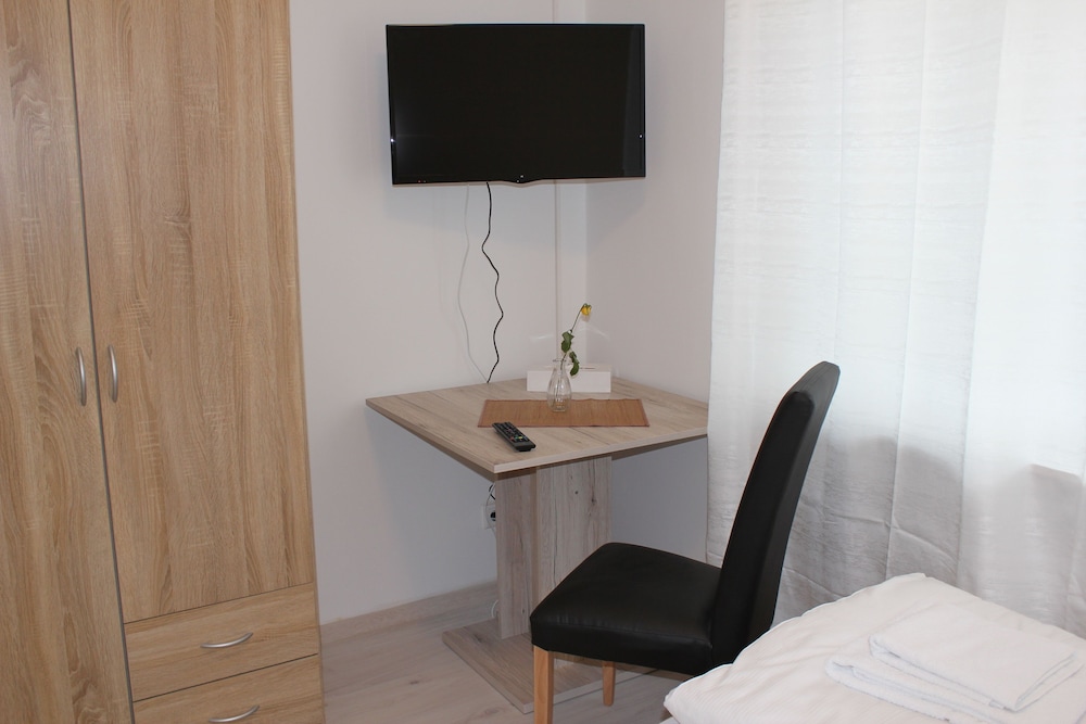 Hotel Apartments 73 Serviced Apartments — hotel in Neu Wulmstorf