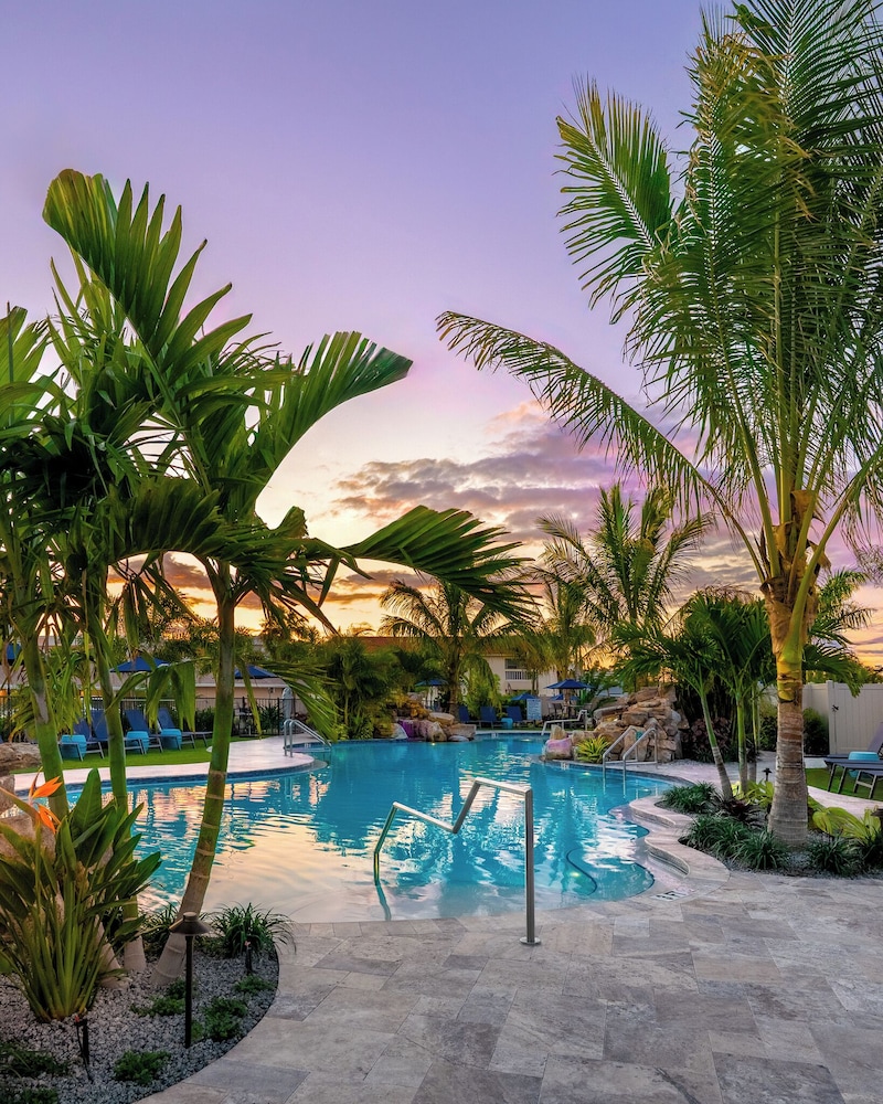 Tropical Beach Resorts - last minute hotel in Siesta Key