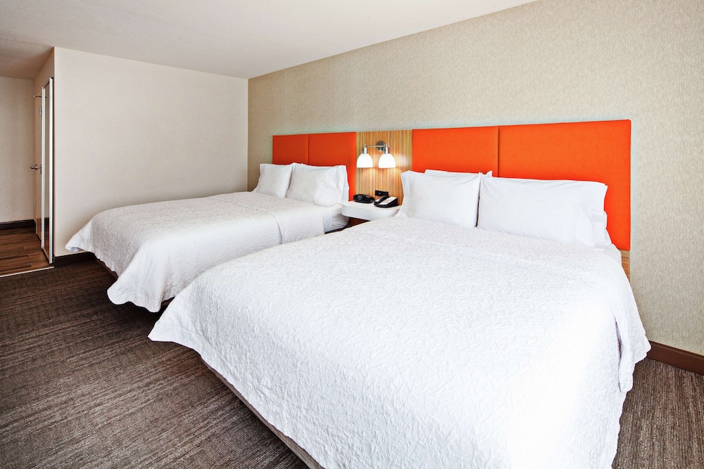 Hampton Inn & Suites Chino Hills - photo 8