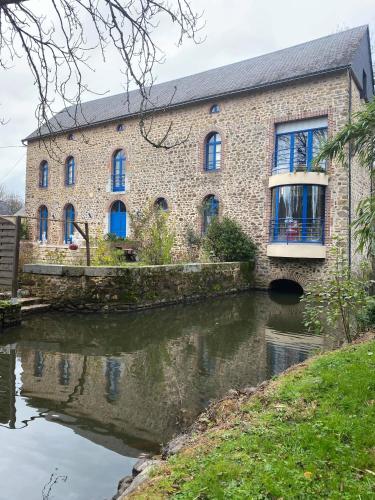 Le Moulin De Meral — Montsurs