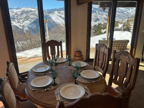Aspen Chalet 976 — 4-Star Luxury Hotel in Aspen, United States