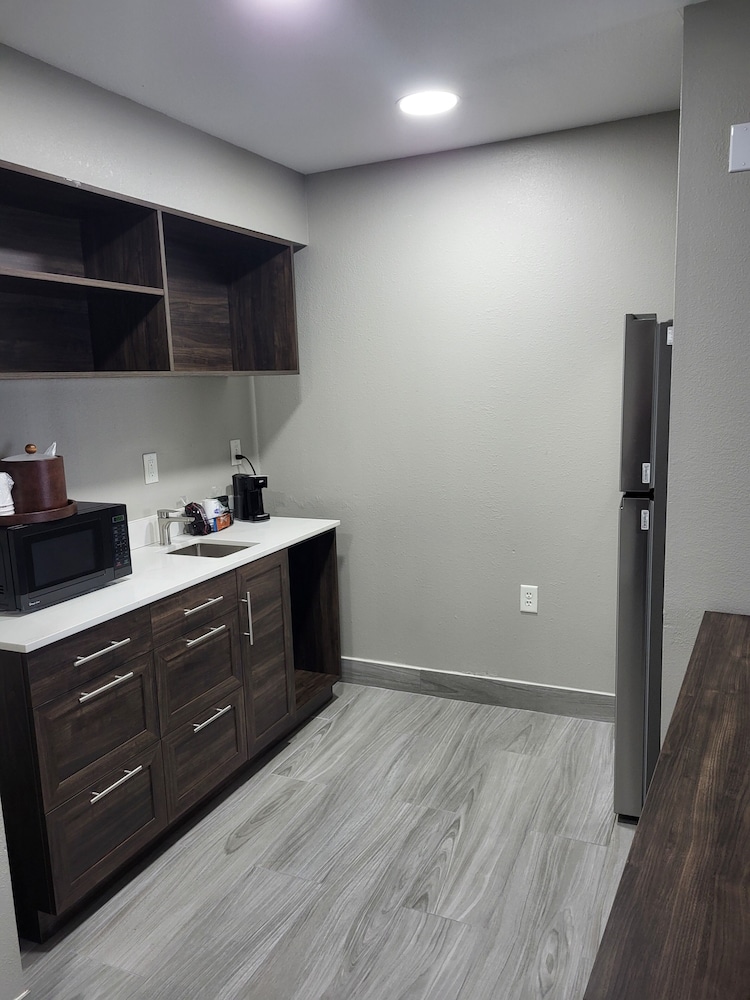 Hampton Inn Houston Deer Park Ship Area - photo 10