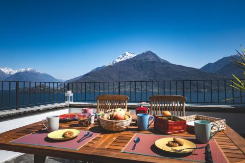 Casa Sorel : Attico Lago & Pool — 4-Star Luxury Hotel in Pianello Del Lario, Italy