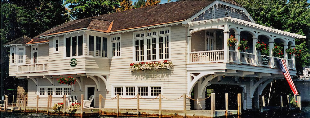 Boathouse Waterfront Lodging - photo 48
