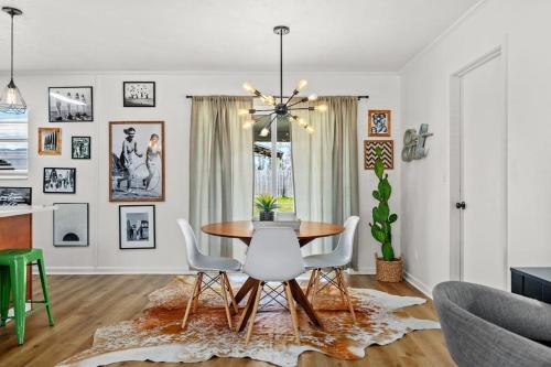 Stylish 3BR 2BA House Minutes from PCB Book now — 4-Star Luxury Hotel in Panama, United States