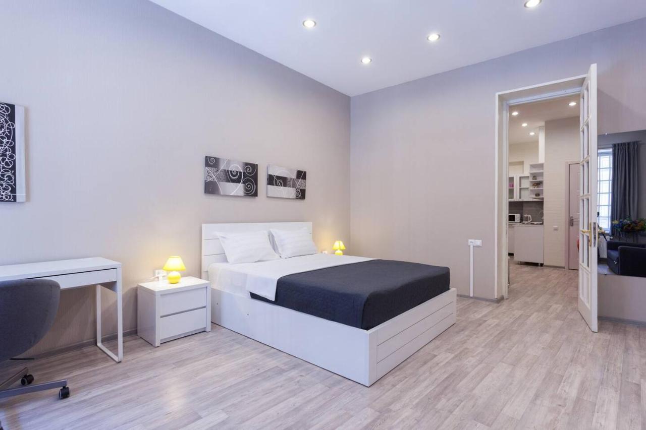 Wehost Apartment Near Liberty Square by Wehost