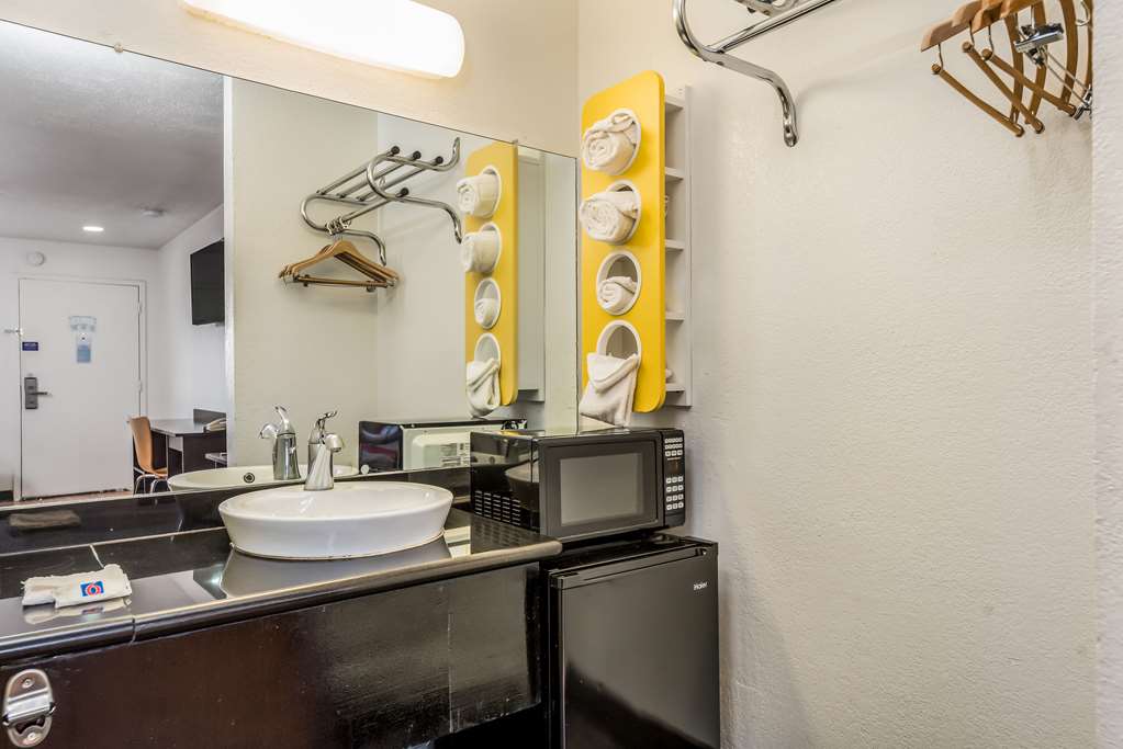 Motel 6 Westley CA - photo 16