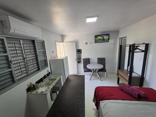 Suíte1 Privativa Climatizada Mobiliada com Garagem e Wi Fi in Goiania, Brasil