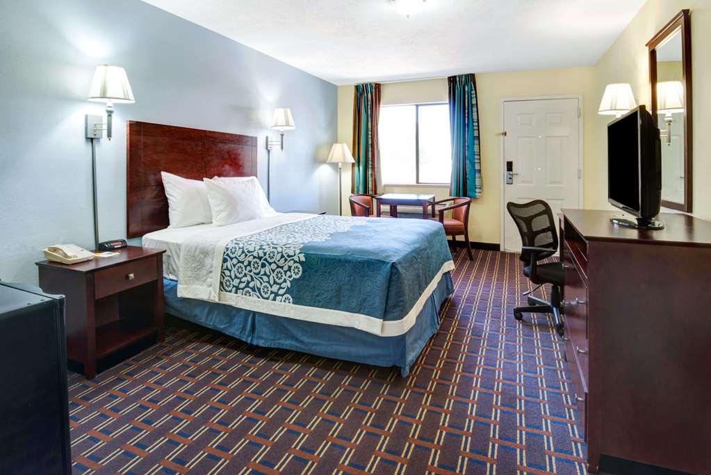Days Inn & Suites by Wyndham Albuquerque West - photo 10