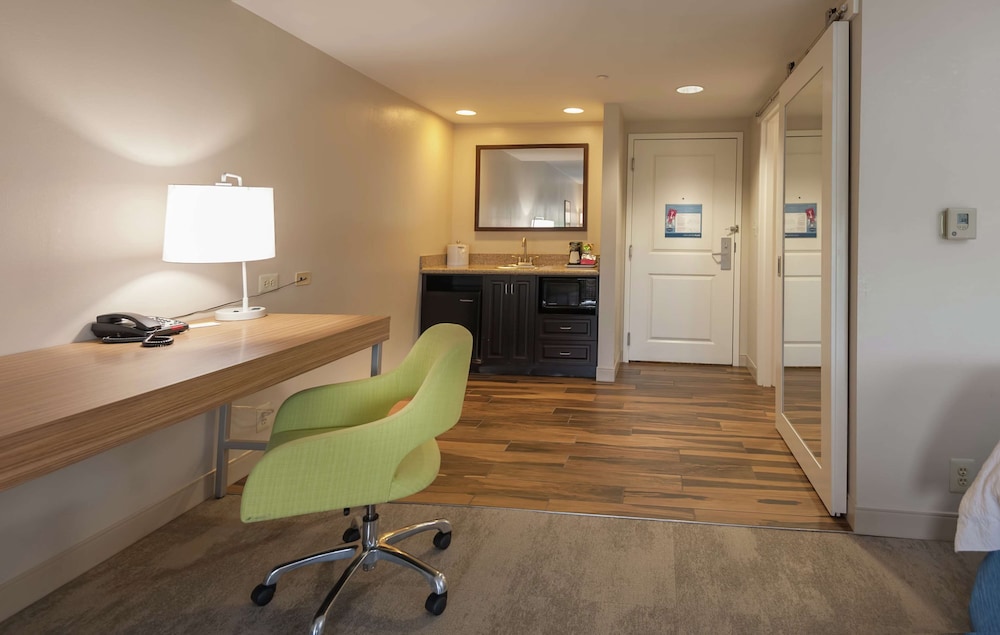 Hampton Inn Doylestown - photo 10
