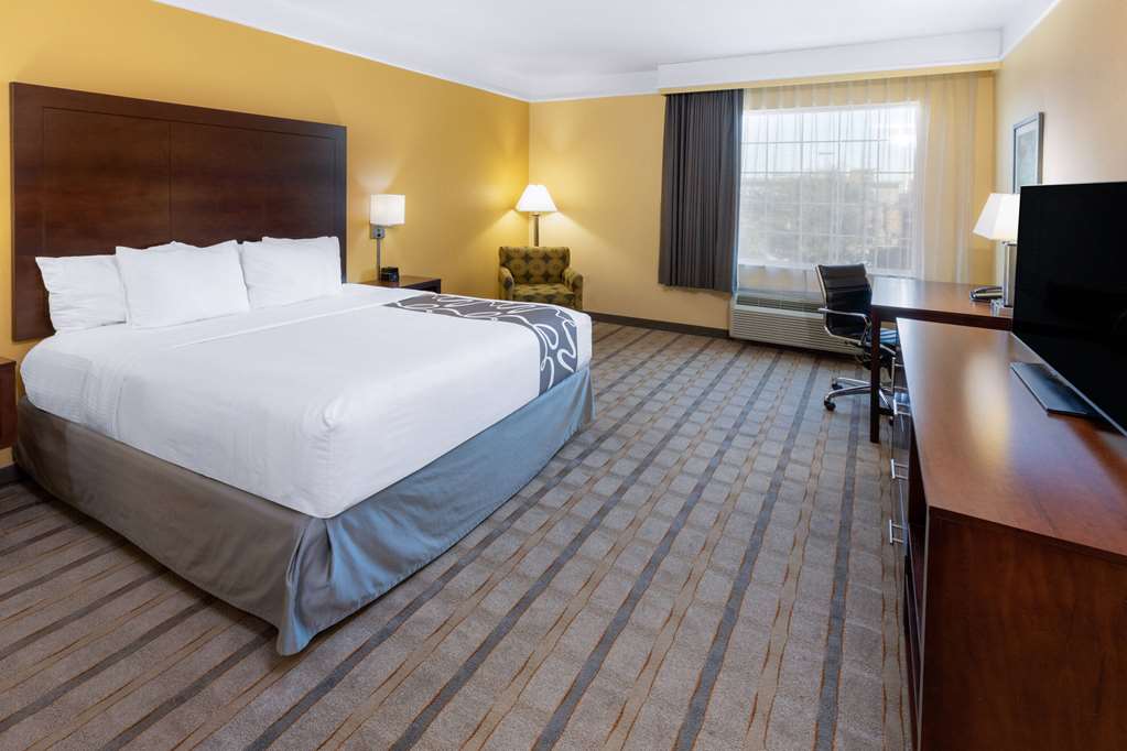 La Quinta Inn & Suites by Wyndham Houston NW Beltway8 WestRD - photo 15
