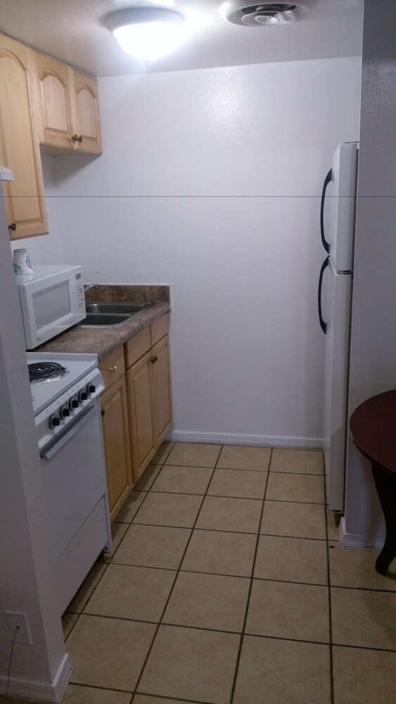 Best Inn and Suites - photo 5