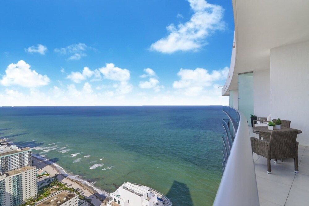 Contemporary Beach Resort Condos - photo 35