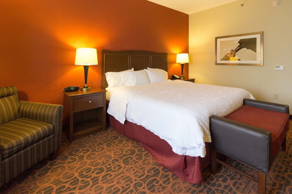Hampton Inn Columbus South - photo 14