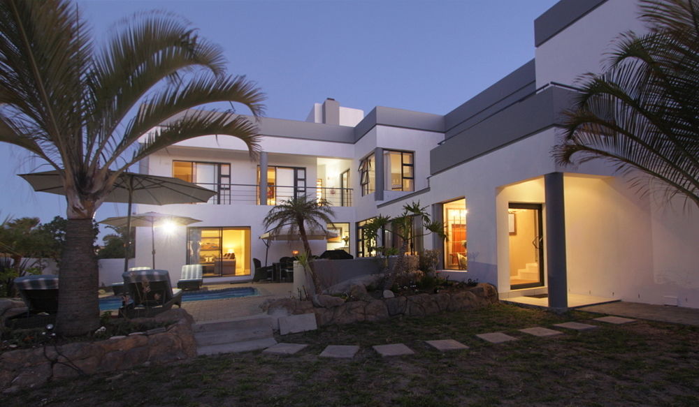 Sunset Beach Lodge & Spa — 4-Star Luxury Hotel in Cape Town, South Africa
