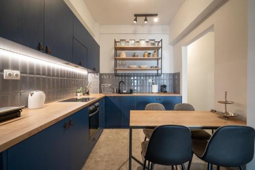 Kalimarmaro 3BD Apt For Max Fun & Comfortability — 4-Star Luxury Hotel in Athens, Greece