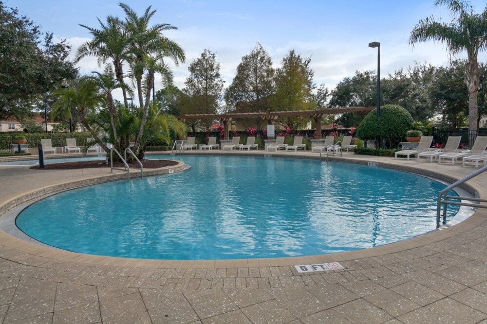 Lucaya Village 3040 Bld 13 102 — 4-Star Luxury Hotel in Kissimmee, United States