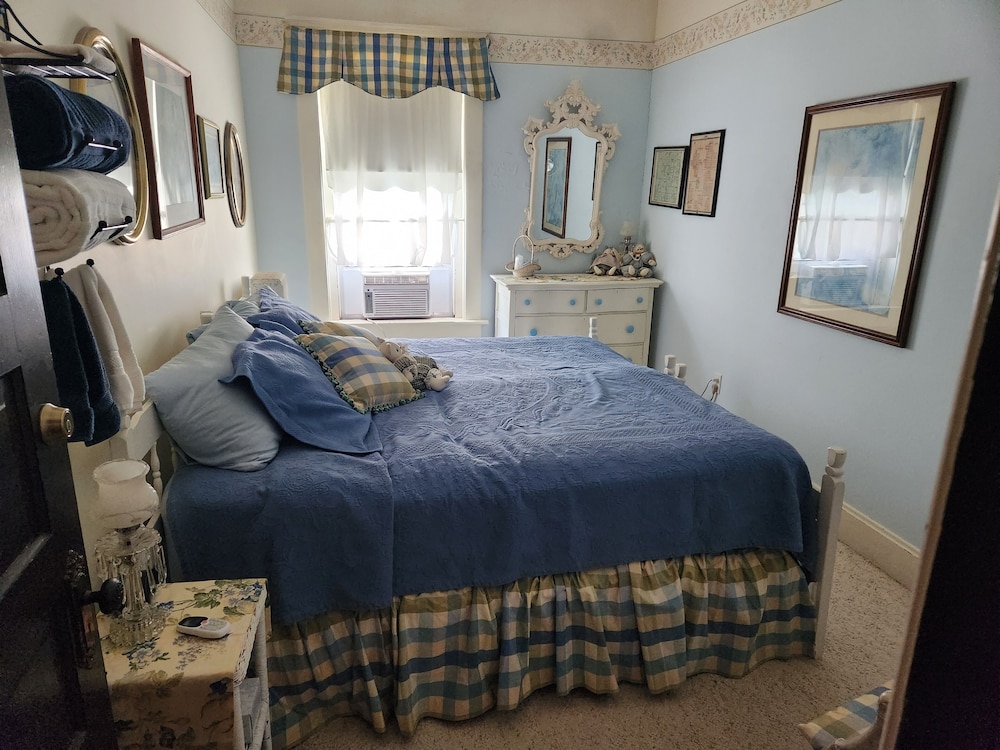 Inn of the Six Toed Cat - photo 13