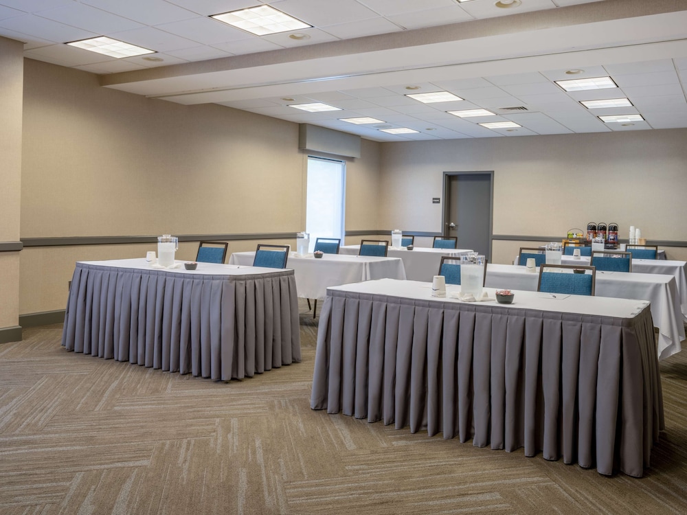 Hampton Inn Raynham Taunton - photo 38