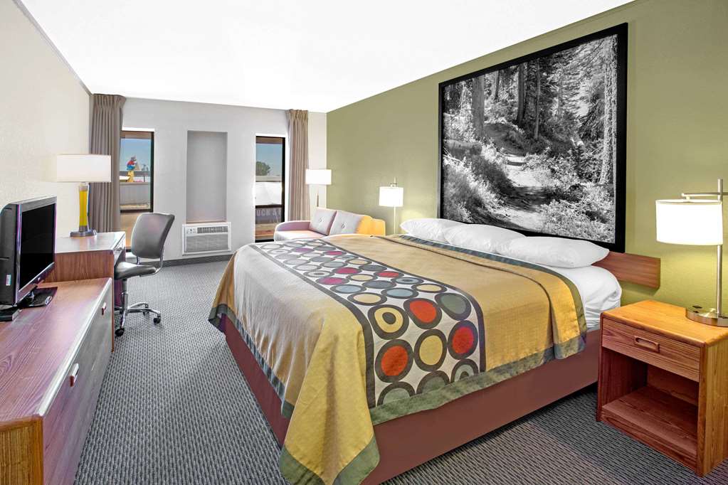 Super 8 by Wyndham Windsor Madison North - photo 13