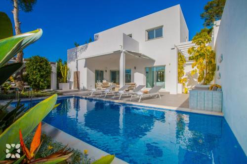 Villa Ninja by Abahana Villas — 4-Star Luxury Hotel in Moraira, Spain