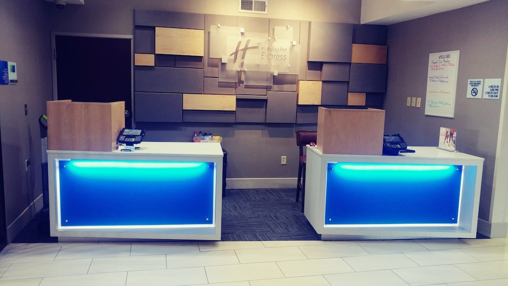 Holiday Inn Express & Suites Olathe South by IHG - photo 40